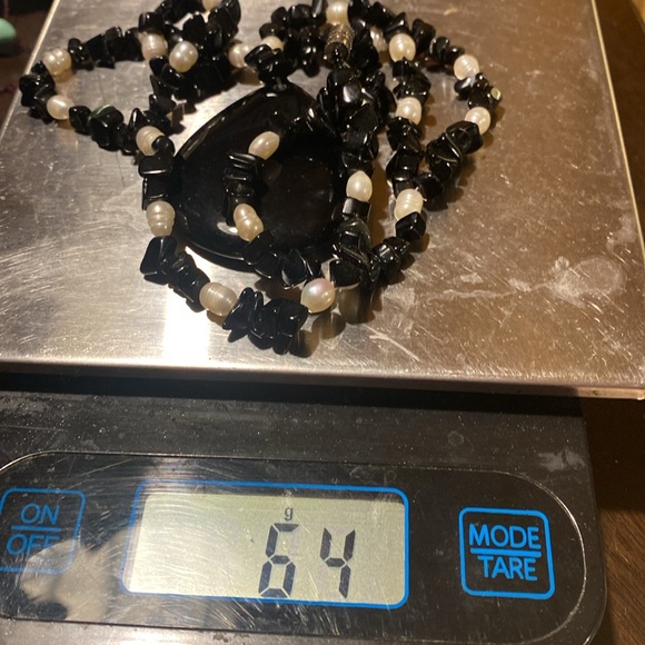 Black and white beaded Multi strand necklace with twist closure. Bracelet - Picture 9 of 10